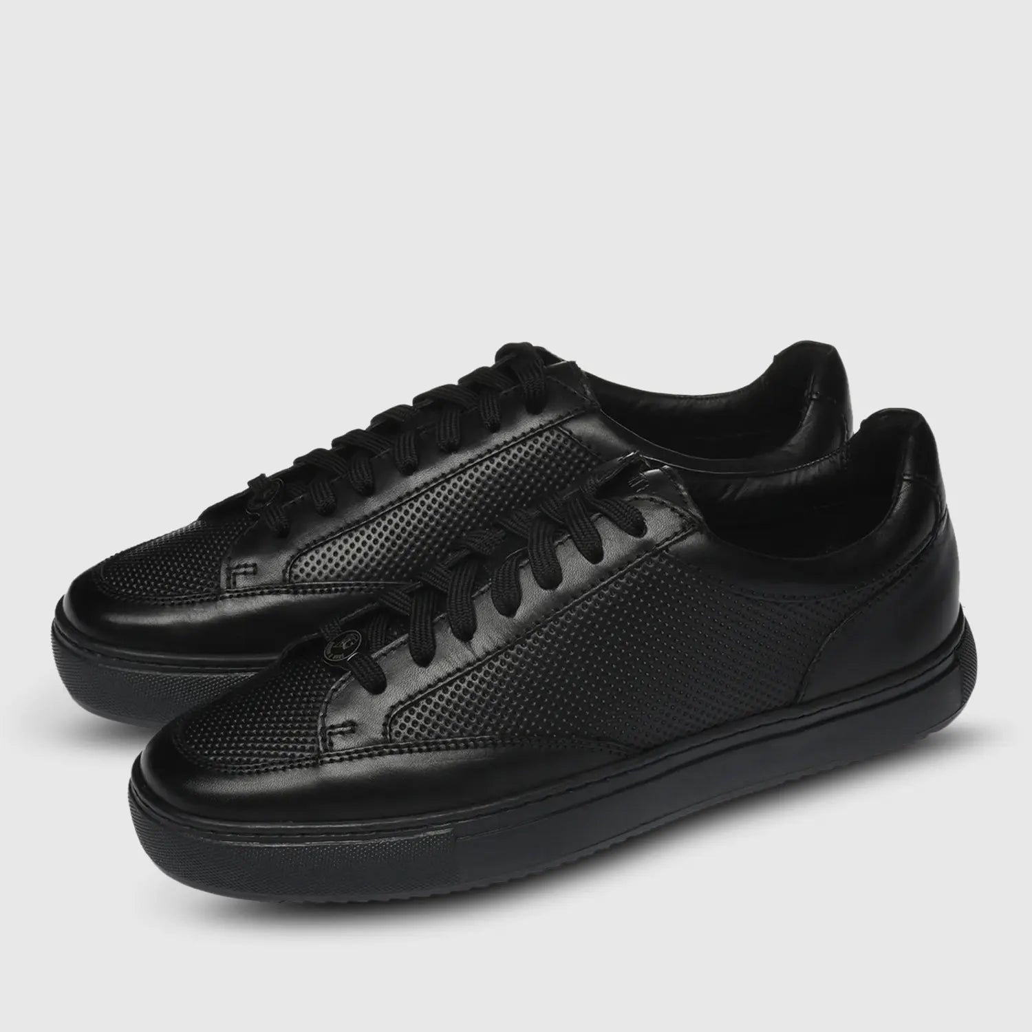 Toni Cochin Holes Black