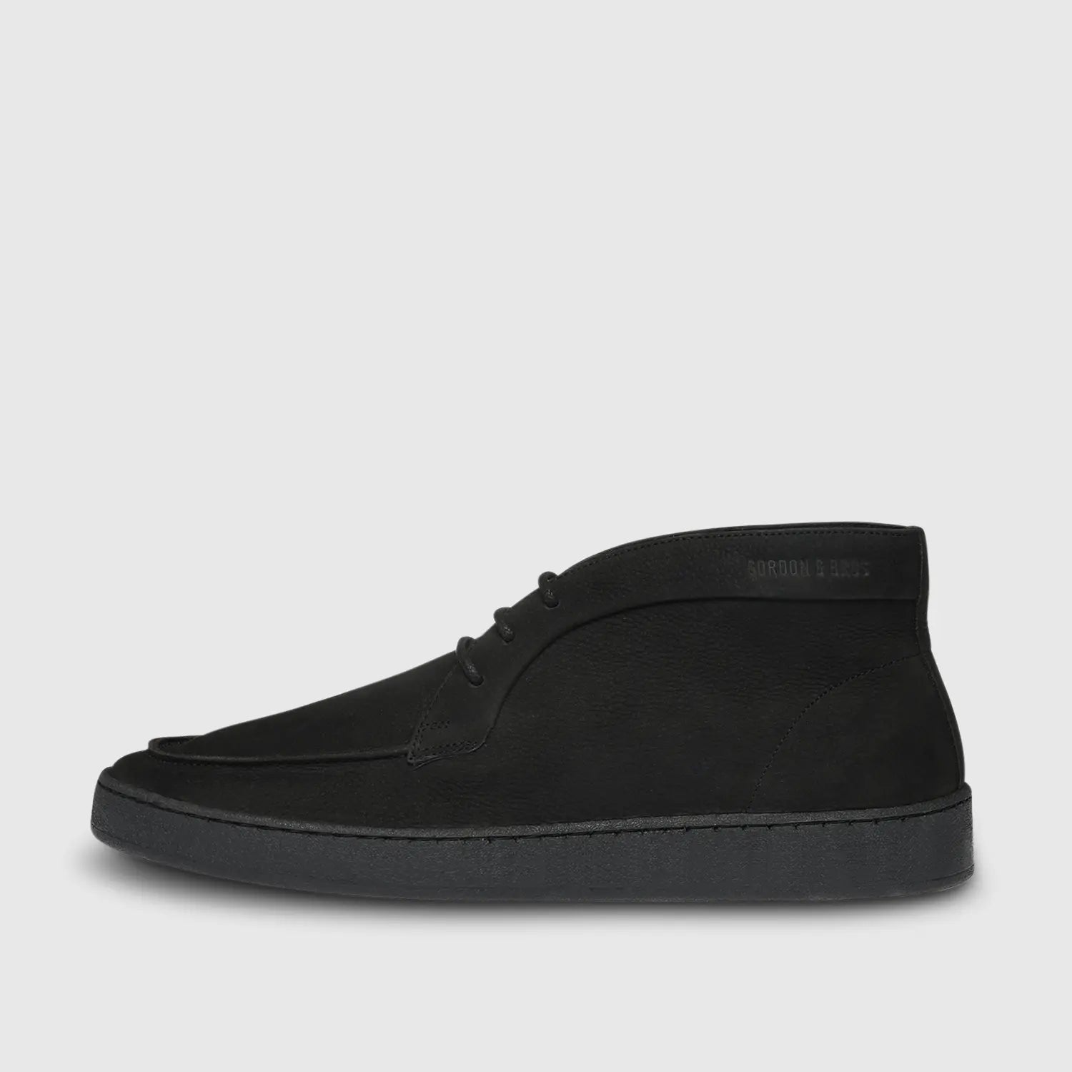 Garry Nubuck Chukka Boot Dark Sole Black