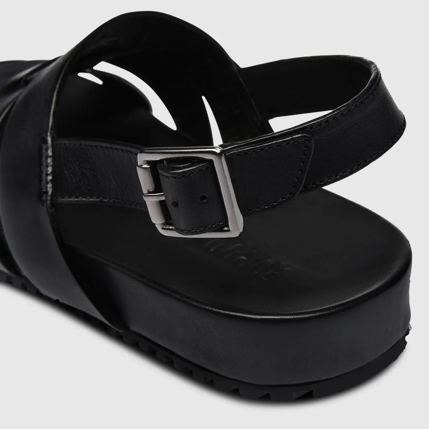 Darwyn Crust Black