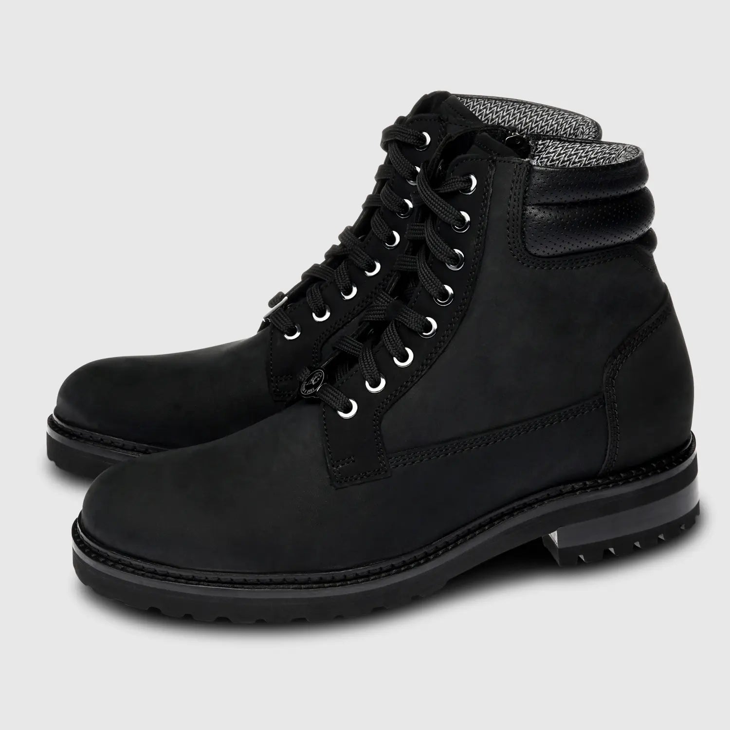 Core Nubuck Black