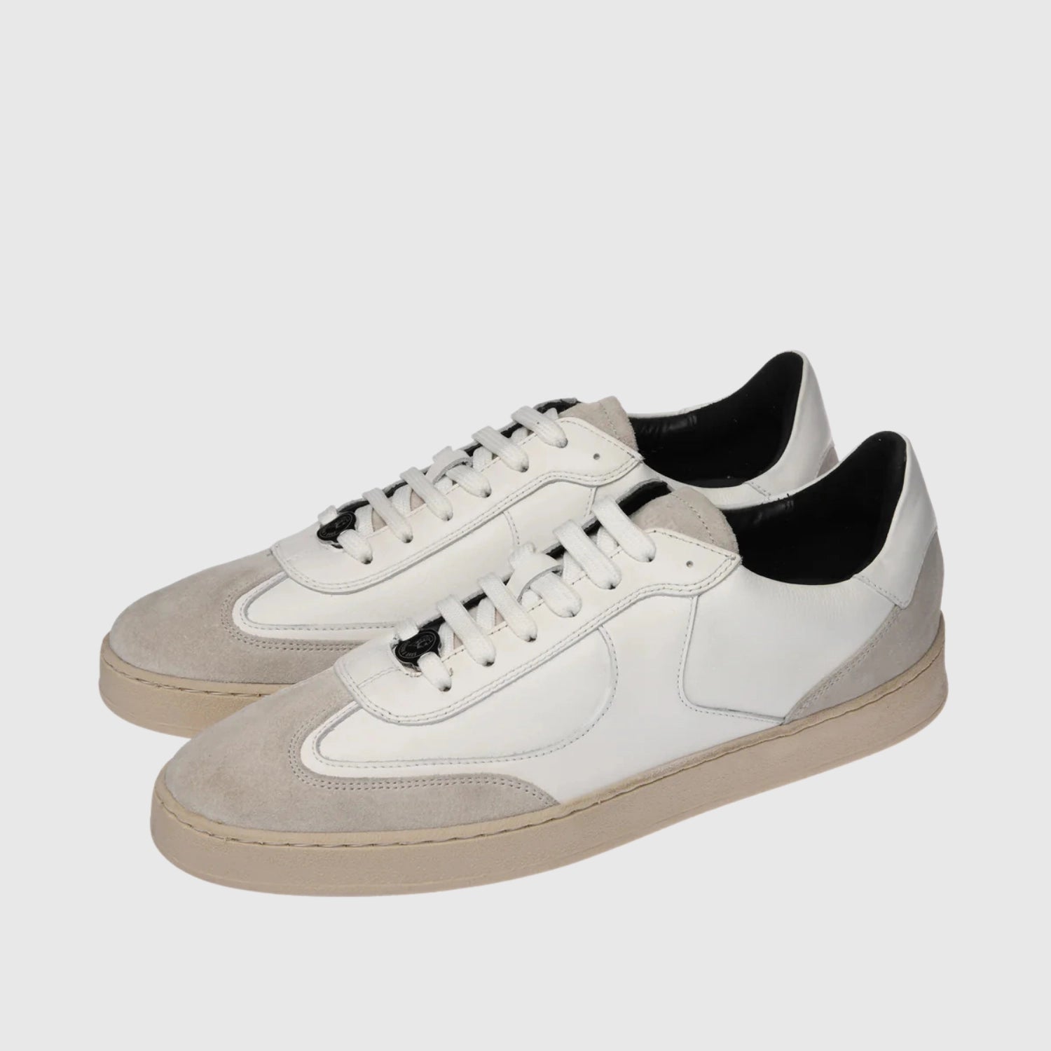 Garry Suede White