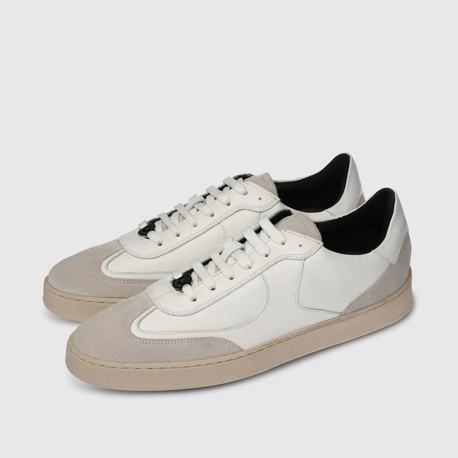 Garry | Suede | White